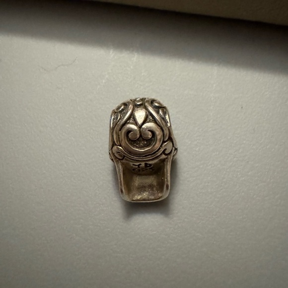 Red Bali frog sugar skull in sterling silver - Picture 2 of 3